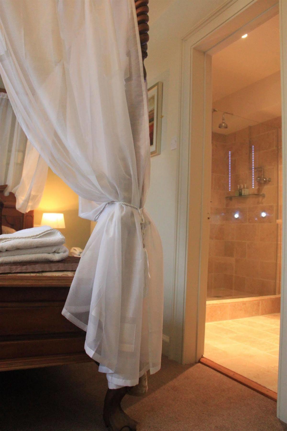 The Kings Head Hotel Ross-on-Wye ภายนอก รูปภาพ